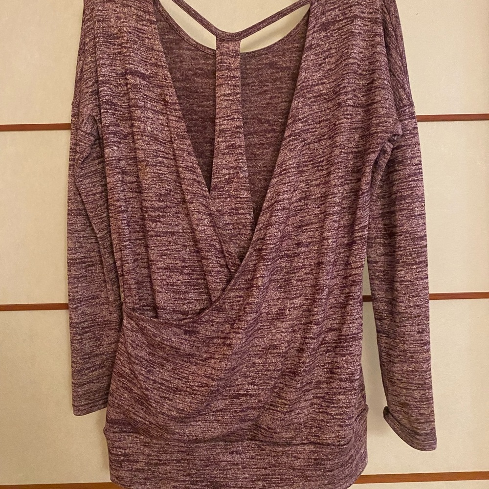 Athleta size XS plum open-back 3/4 length shirt
